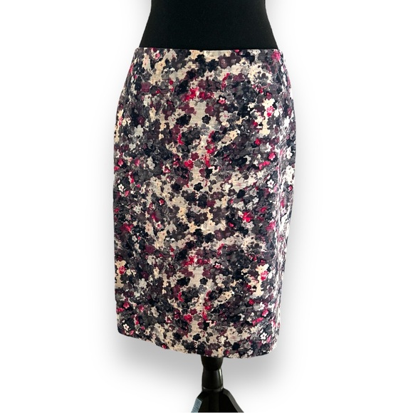 Talbots Dresses & Skirts - Talbots Size 6 Floral Lined Pencil Skirt